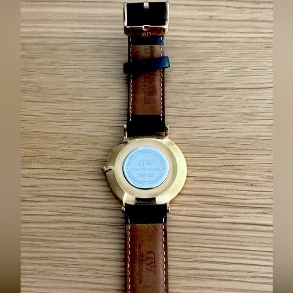 Daniel Wellington men’s Whatch size 40mm - Picture 3 of 3